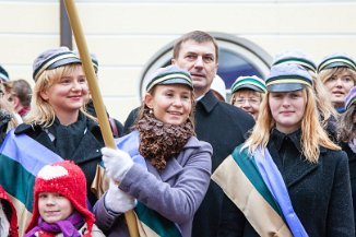Korp!Korp! rongkäik Eesti Vabariigi 90. aastapäeval Korp!Korp! rongkäik Eesti Vabariigi 90. aastapäeval. Raekoja plats - Toompea loss - Stenbocki maja