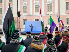 Korp!Korp! rongkäik Eesti Vabariigi 104. aastapäeval