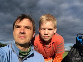 Mats ja Mikk Soomre pärast golfiringi, Niitvälja Golf